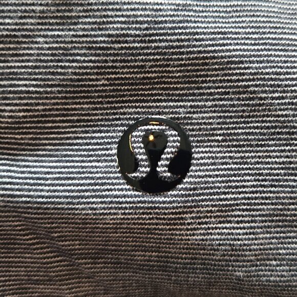 Lululemon Om Tee - 2/4 Micro Stripe Black White - Picture 5 of 5